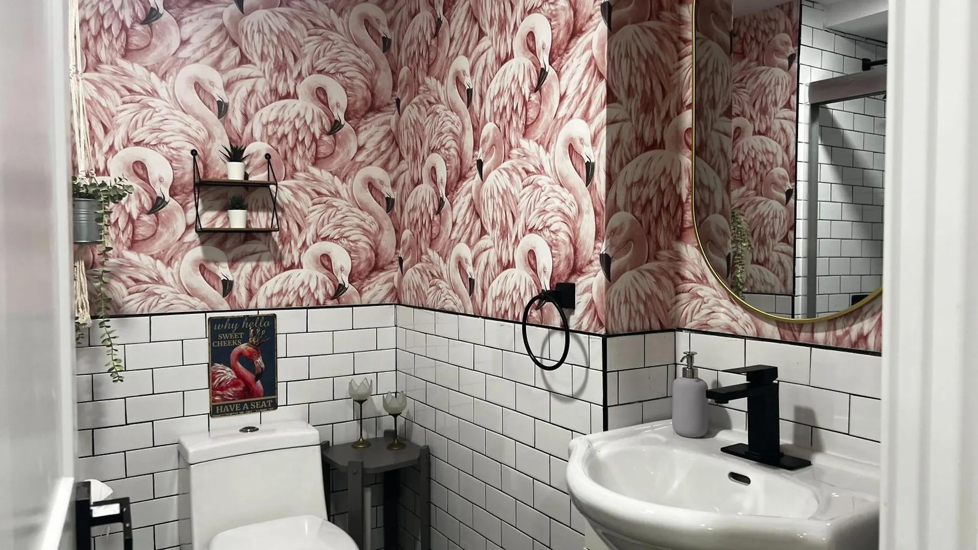 Flamingo Jungle Tropical-Themed Getaway At Ports On Portland, Unit #2 Daire Halifax