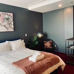Old 300 Serene Studio #405, Ground Floor With Ac Hotel